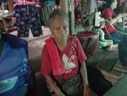Tega ! Seorang Nenek Kehilangan Uang Saat Tidur di Pasar
