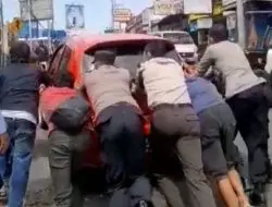 Respon Cepat Petugas Pos Pam Ops Ketupat Lodaya 2022 Terminal Maja Bantu Dorong Mobil Pemudik Mogok