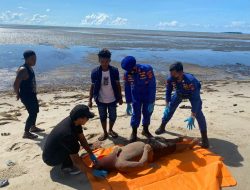 Unit Identifikasi Satreskrim Polres Beltim Olah TKP Penemuan Mayat di Pantai Mudong Manggar