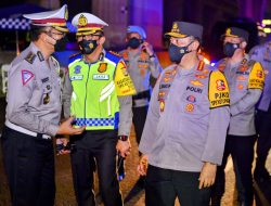 Kapolri Tinjau Langsung Tol Cikampek, Pastikan One Way-Contraflow Berjalan Lancar