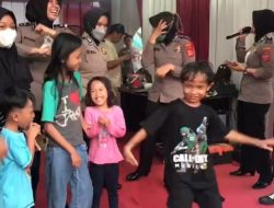 Asikk !!! Pemudik Arus Balik di Hibur Polisi Majalengka di Pos Yan Rest Area KM 164 Tol Cipali