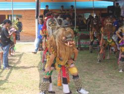 Ratusan penonton Penuhi Pertunjukan Kuda Lumping Turonggo Cokro Madyo