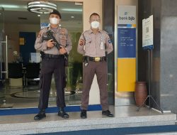 Personel Pam Obvit Polres Banjar Berikan Pelayanan di Perbankan Selama 24 Jam