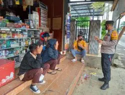 Bhabinkamtibmas Polsek Cigasong Himbau Warga Yang Nongkrong Di Warung