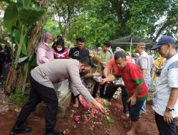 Kapolres Majalengka Hadiri Pemakaman Salah Satu Protokol Pemda Majalengka Yang Meninggal Dunia