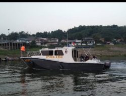 Beri Pelayanan Selama Libur Lebaran, Satpolair Polres Purwakarta Lakukan Patroli di Perairan