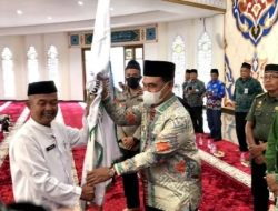 Bupati Zairullah Lepas Calon jemaah Haji Tanah Bumbu Kalsel.