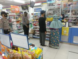 Sambangi Minimarket Dan Perbankan, Bhabinkamtibmas Polsek Palasah Titipkan Pesan Kamtibmas