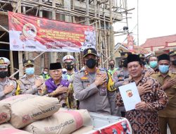 Peringati Hari Bhayangkara ke 76, Aksi Sosial Kapolres Majalengka Salurkan Bansos Untuk Warga dan Pembangunan Masjid