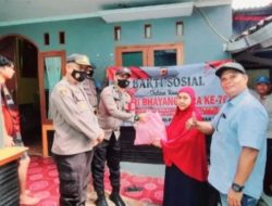 Sambut Hari Bhayangkara Ke 76 Personel Polsek Bungursari, Polres Purwakarta Berikan Bansos Ke Masyarakat Di Purwakarta