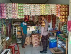 Kanit Binmas Polsek Palasah Cek Ketersediaan Miyak Goreng Curah di Wilayah Palasah