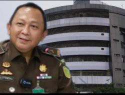 3 (TIGA) ORANG DIPERIKSA  TERKAIT PERKARA DUGAAN TINDAK PIDANA KORUPSI DALAM IMPOR BESI ATAU BAJA