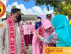 Kapolres Tanbu AKBP Tri Hambodo SIK bersama istri dan jajaranya Kunjungi Polsek Satui Hut Bhayangkari ke-70