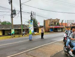 Ciptakan Kelancaran Lalin, Polisi Laksanakan Gatur Lalin Di Pagi Hari