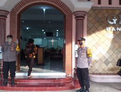 Polsek Pataruman Melaksanakan Pengamanan Kebaktian Minggu di Gereja