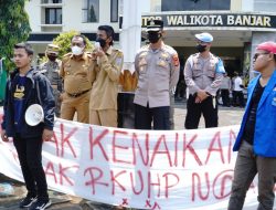 Aksi Humanis Polres Banjar dalam Pengamanan Unjuk Rasa Kenaikan Harga BBM