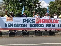 PKS Banjarnegara Demo Tolak Harga BBM Naik