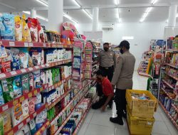 Polsek Malausma Patroli Dialogis Di Alfamart Sampaikan Pesan Kamtibmas Pada Karyawan