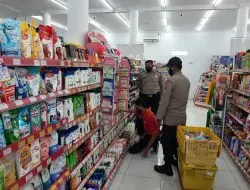 Polsek Malausma Patroli Dialogis Di Alfamart Sampaikan Pesan Kamtibmas Pada Karyawan