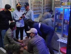 Satpol PP Cilegon Amankan 177 Botol Miras Dari Toko Jamu.