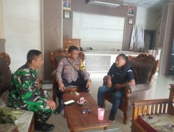 Pererat Silaturahmi Kamtibmas,Bhabinkamtibmas Bersama Babinsa Laksanakan Giat Sambang Warga