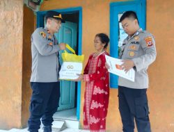 Dampak Pengurangan Subsidi BBM, Kapolsek Sindangwangi Door To Door Bagikan Bansos Bagi Warga Kurang Mampu