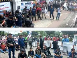 Aksi solidaritas Koalisi Wartawan Indonesia Bersatoe di Kemendagri dan Mabes Polri