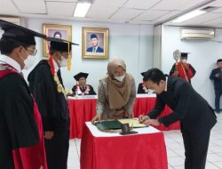 Kepala Bapenda Majalengka Raih Gelar Doktor Hukum dengan Predikat Cum Laude