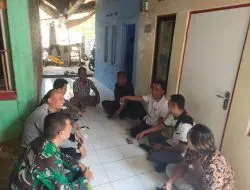 Upaya Jaga Kamtibmas, Bhabinkamtibmas Bersama Babinsa Sambangi Warganya Sembari Sampaikan Himbauan