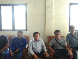 Bentuk Kepedulian Terhadap Warganya Kades Desa Kedung Pengawas Takziah Ke Rumah Duka.