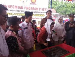 Hj. Novita Wijayanti, S.E., M.M, Resmikan Program PISEW  Desa Cisumur – Sidaurip Kecamatan Gandrungmangu Kabupaten Cilacap. 