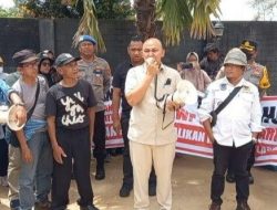 Masyarakat Desa Mayang Adakan Aksi Damai