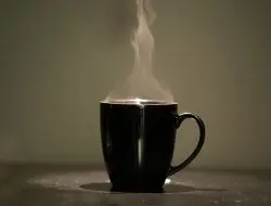 Wajib Tau, Ini Lima Alasan Minum Kopi Saat Perut Kosong Berbahaya