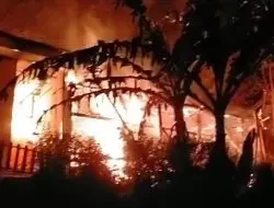 Dua Rumah di Desa Sindanggalih Kecamatan Cimanggung Sumedang Habis Terbakar