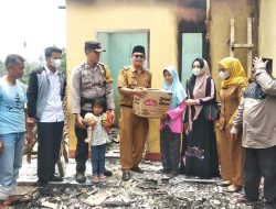 Pemdes Sindanggalih Salurkan Bantuan Sembako Kepada Korban Kebakaran