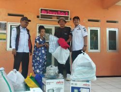 Karang Taruna Desa Sindanggalih Kecamatan Cimanggung Berikan Bantuan Korban Kebakaran