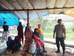 Selalu Berada di Tengah Masyarakat, Bhabinkamtibmas Berikan Himbauan Kamtibmas