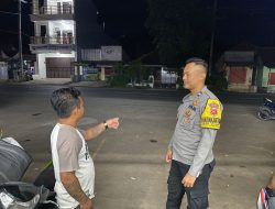 Sambang Warga, Bhabinkamtibmas Polsek Dawuan Sampaikan Pesan Dan Himbauan Kamtibmas
