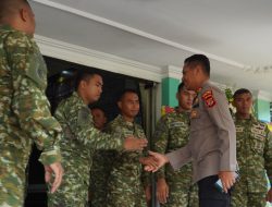 Merayakan Ulang Tahun Ke-72, Kapolres Banjar Berikan Kejutan Kepada Yonif Raider 323/BP