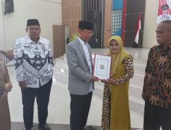 Ratusan Pensiunan Guru Terima Santunan dari PGRI