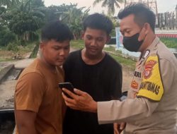 Bhabinkamtibmas Jajaran Polres Lampung Utara Sosialisasikan Aplikasi Polri Super App ke Masyarakat