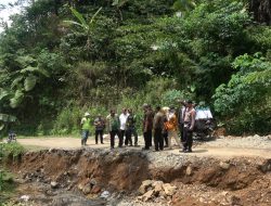 Pj Bupati Banjarnegara Tinjau Lokasi Jalan Amblas 