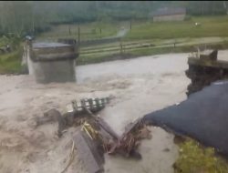 Jembatan Penghubung Putus, Pemkab Banjarnegara Diharap Cepat Respon