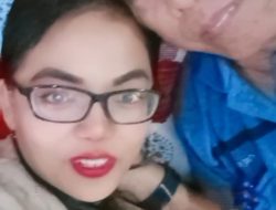 Viral !! Diduga Kades Leuwiseeng Bermesraan Dengan Wanita