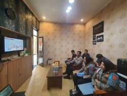 Propam Polres Majalengka Ikuti Giat Lounching Aplikasi WA YANDUAN Presisi Propam Polri Melalui Zoom Meeting