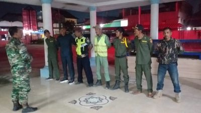 Babinsa Koramil 04 Babelan Kodim 0509 /Kabupaten Bekasi Bersama Linmas Rutin Menggelar Patroli Malam