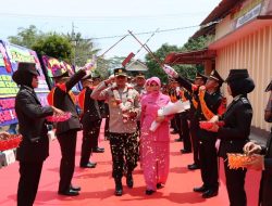 Tradisi Pedang Pora Sambut dan Hantar Kapolres Belitung Timur