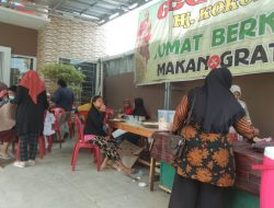 Gegawan Hj Kokom : Setiap jumat Berkah Selalu Berbagi