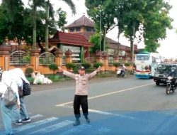 Polres Banjarnegara Lakukan Pengamanan Lalulintas Pagi Hari 