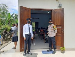 Berikan Rasa Aman Beribadah, Bhabinkamtibmas Laksanakan Pengamanan